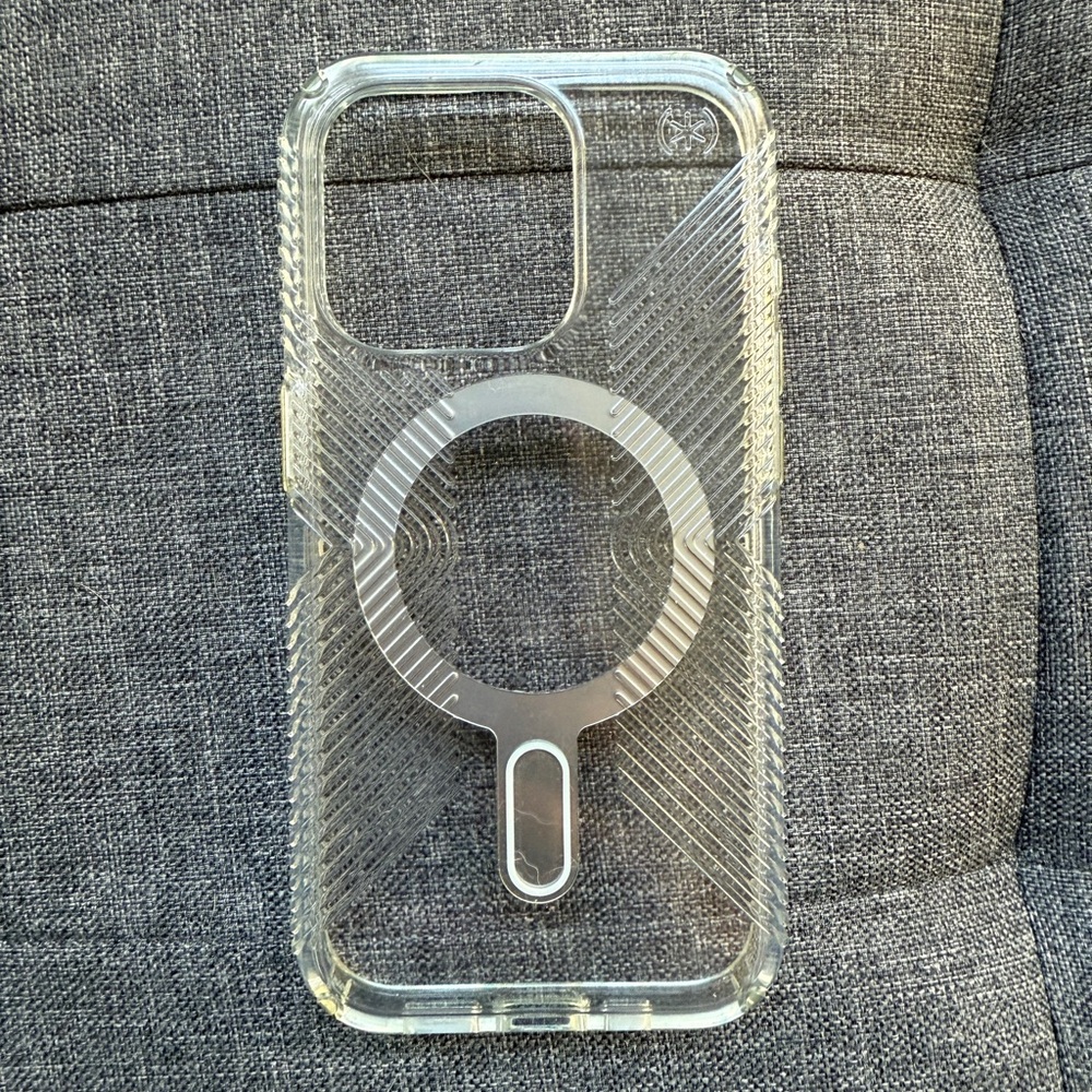 Speck Presidio Perfect Clear Grip Case with MagSafe - iPhone 15 Pro